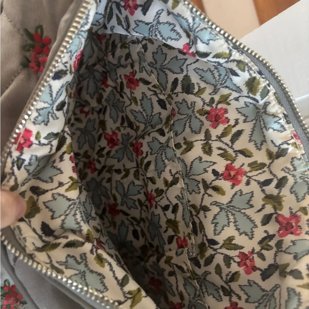 Vera Bradley Carson Quilted Floral Crossbody Bag - Gray and Pink- flaw - Picture 8 of 9